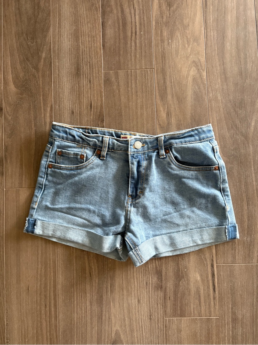 Levi’s Girlfriend Short Size 14 Girls (fits women xs/s)